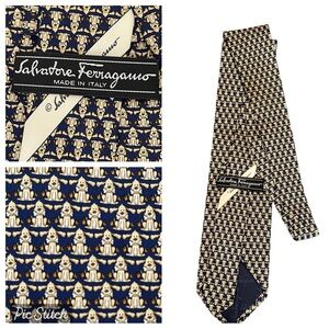 Salvatore Ferragamo Blue 100% Silk Toad Lily
Pad Whimsical Italy Tipped Tie